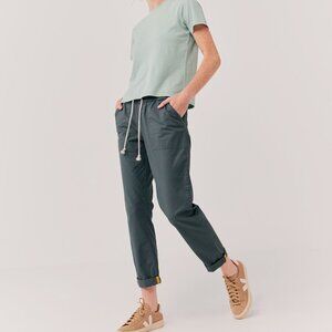 Pact drawstring roll up pant in color 'ore', size small